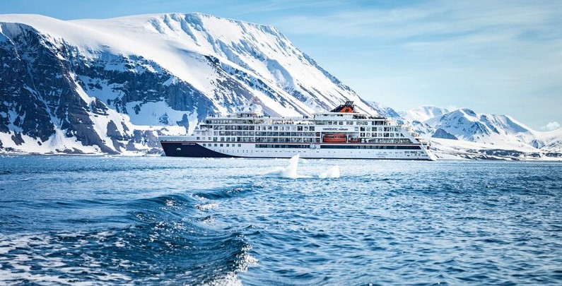 csm Flottenuebersicht Hapag Lloyd Cruises Expedition nature Eisberg 0edcb878a02
